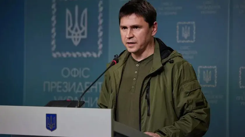 Il consigliere di Zelensky, Mykhailo Podolyak, 07 marzo 2022. ANSA/UFFICIO STAMPA +++ ANSA PROVIDES ACCESS TO THIS HANDOUT PHOTO TO BE USED SOLELY TO ILLUSTRATE NEWS REPORTING OR COMMENTARY ON THE FACTS OR EVENTS DEPICTED IN THIS IMAGE; NO ARCHIVING; NO LICENSING +++