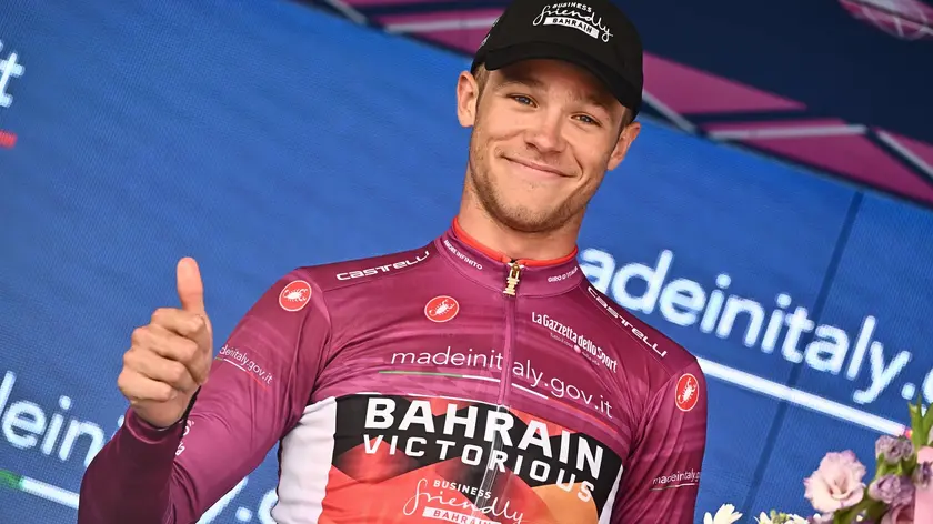 Jonathan Milan in maglia ciclamino dalla tappa di San Salvo, sua prima vittoria nella corsa rosa al debutto