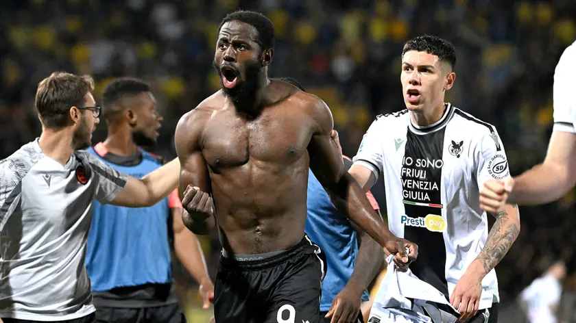 Il gol decisivo è a firma di Davis (Foto Petrussi)