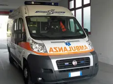 Salute: ambulanza al pronto soccorso dell'ospedale di Carate Brianza. Foto ANSA/Roberto Ritondale