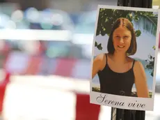 Volantini con il volto di Serena Mollicone affissi fuori dal tribunale nel giorno in cui e' prevista la sentenza dei giudici della corte d'assise di Cassino sull'omicidio di Serena Mollicone, Cassino, 15 luglio 2022. ANSA/ ANTONIO NARDELLI