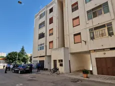 La palazzina in via Piave dove una ragazza di 25 anni è morta dopo essere caduta all'interno di un vano ascensore, a Fasano, in provincia di Brindisi, 1 luglio 2024. ANSA/ DANILO SANTORO