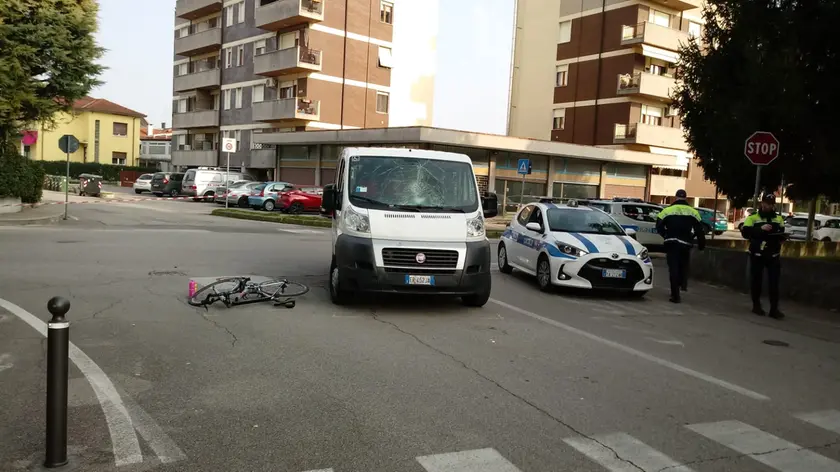 L'incidente in via Penne Nere a Pordenone