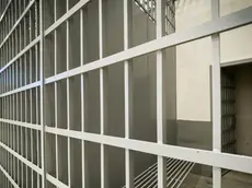 Una veduta dell'aula bunker del carcere di Santa Maria Capua Vetere dove si svolgerà il processo per le violenze ai detenuti avvenute nel vicino istituto di pena il 6 aprile 2020 da parte di alcuni agenti della polizia penitenziaria. Napoli 7 Novembre 2022. ANSA/CESARE ABBATE