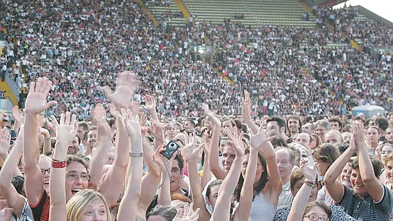I fan di Madonna al concerto del 2009 allo stadio Friuli di Udine