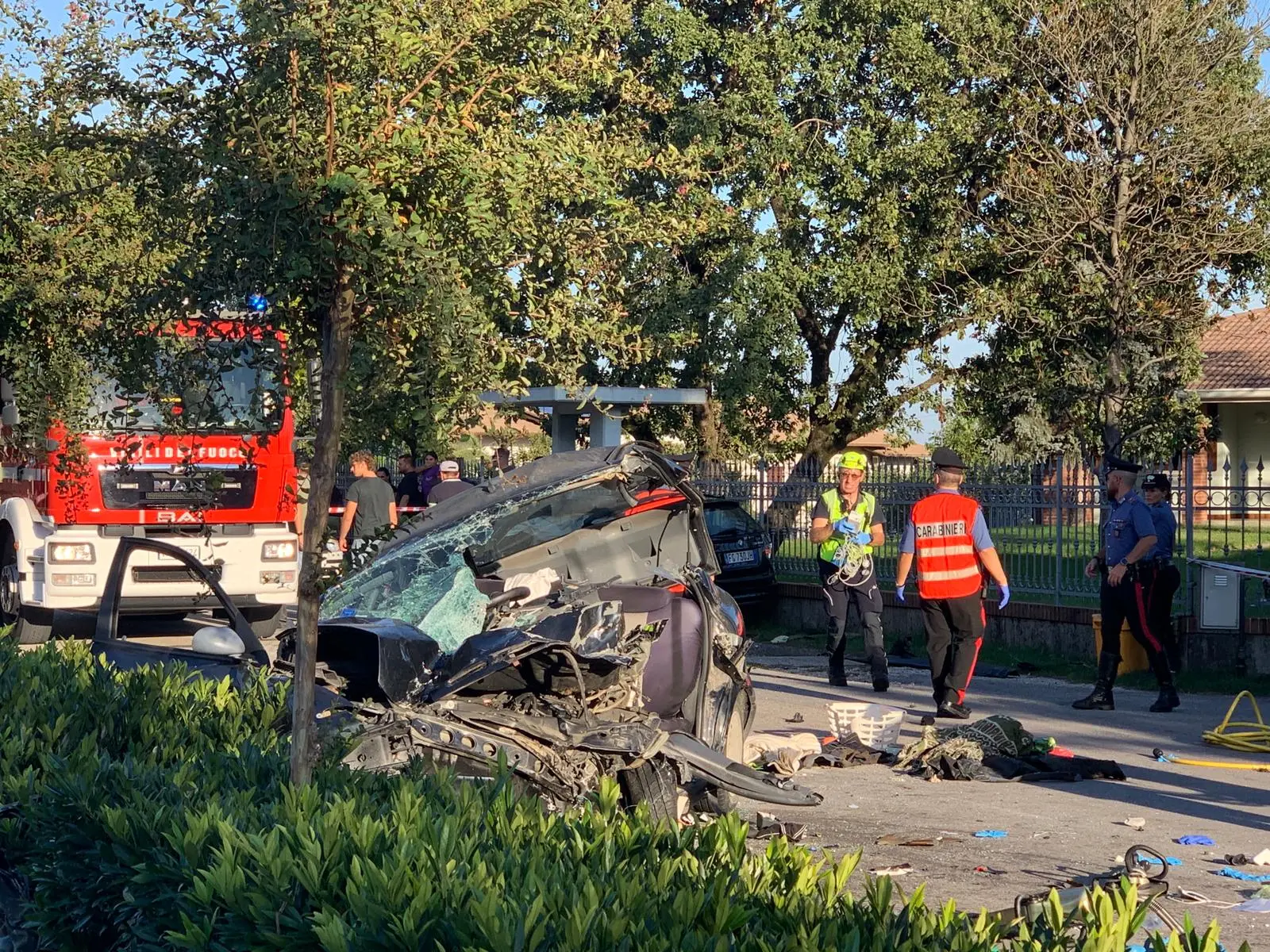I soccorsi sul luogo dell'incidente a Budoia