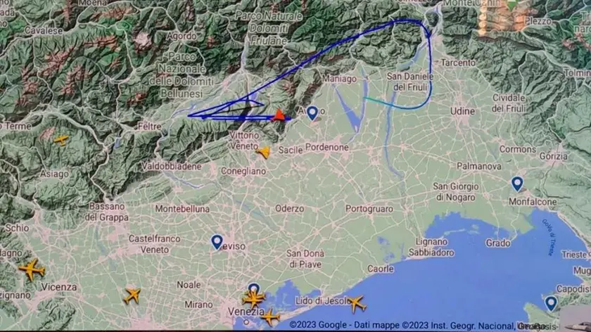 I tracciati dei jet decollati da Aviano dopo la fuga di Artem Uss ricostruiti sul sito Flightradar 24