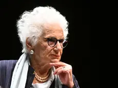 Il premio Ipazia è stato consegnato, al teatro Duse, alla senatrice Liliana Segre dal sindaco di Genova Marco Bucci e dal presidente della regione Giovanni Toti. Genova, 23 novembre 2023. ANSA/LUCA ZENNARO