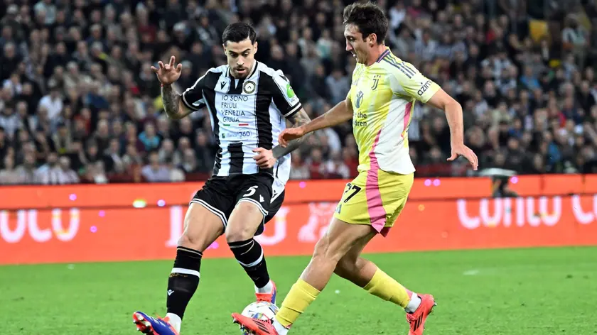 Pajero e Cambiaso si contendono il pallone. Udinese-Juventus 0-2 foto petrussi
