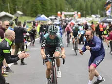 Jai Hindley all'attacco sulla Marmolada