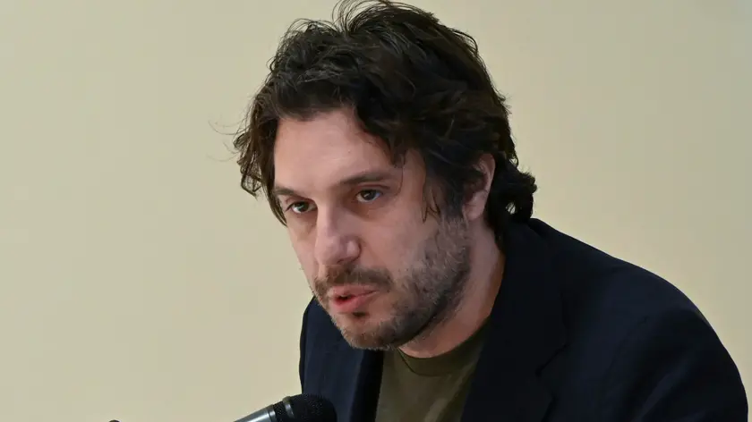 L'intervento di Francesco Silvestri, M5s, nel corso del convegno Una e Indivisibile, Autonomia differenziata: un attacco all'unita' della Repubblica e all'uguaglianza dei diritti a Roma, 19 giugno 2023. ANSA/MAURIZIO BRAMBATTI