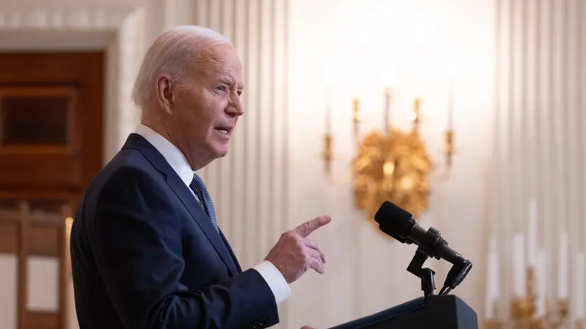 epa11382520 US President Joe Biden announces a proposal for a ceasefire between Israel and Hamas; in the State Dining Room of the White House in Washington, DC, USA, 31 May 2024. Israeli forces have advanced into central Rafah in the southern Gaza Strip, the Israeli military confirmed on 31 May, despite international pressure warning against a large military operation in Rafah. EPA/MICHAEL REYNOLDS / POOL