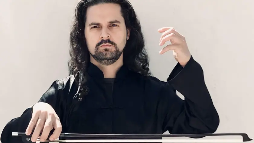 Il friulano Mariano Bulligan, violoncellista e cantante (foto di Siwei Wang)