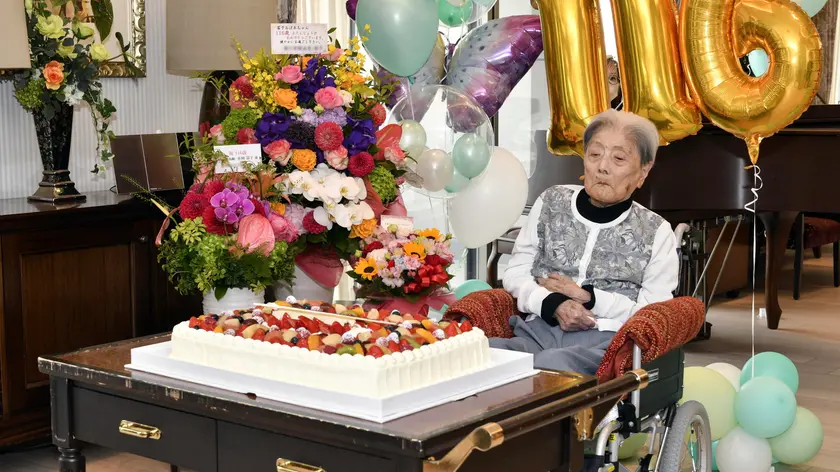epa11557752 A handout photo taken by Ashiya City and made available via Jiji Press shows Tomiko Itooka celebrating her 116th birthday in Ashiya, Hyogo Prefecture, Japan, 23 May 2024 (issued 21 August 2024). Tomiko Itooka, a 116-year-old woman from Ashiya in western Japan, has been declared the candidate for the Guinness World Records' title of the oldest living person following the death of Spain's Maria Branyas Morera at the age of 117 years on 19 August, according to non-profit organization Gerontology Research Group (GRG). EPA/ASHIYA CITY HANDOUT JAPAN OUT EDITORIAL USE ONLYHANDOUT