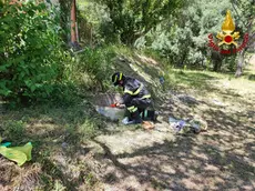 Salvata dai vigili del fuoco una bimba di 7 anni, caduta in un pozzo a Cingoli (MC), è stata recuperata dal personale del nucleo SAF (Speleo Alpino Fluviale) con una manovra su corda, 19 luglio 2022. ANSA/Uff stampa Vigili del fuoco