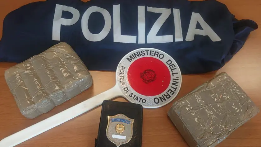 La droga trovata in possesso del 21enne e poi sequestrata dalla Polizia