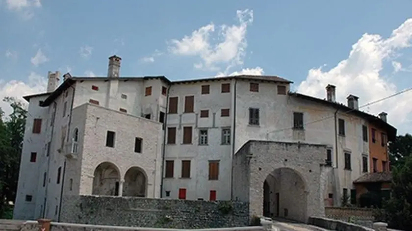 Il castello di Valvasone nella Destra Tagliamento, sede del potere temporale nel Medioevo