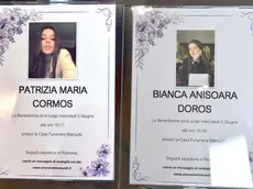 Le immagini esposte alla Casa funeraria Mansutti dove è stata allestita la camera ardente per le due ragazze (Foto Petrussi)