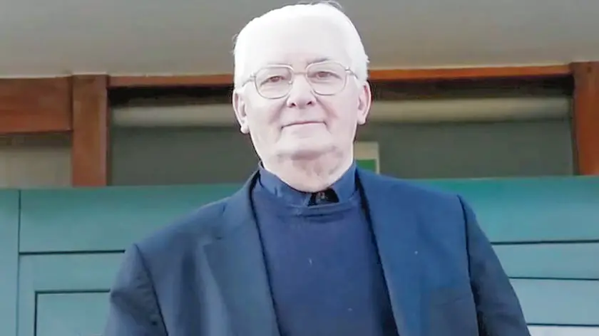 Don Luciano Padovese, presbitero dal 1955, per tutti e soprattutto per generazioni di giovani è stato l’anima e direttore della casa dello studente Zanussi fin dalla sua fondazione, nel 1965