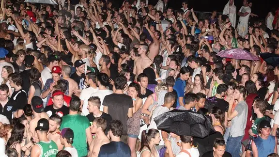 Lignano 4 giugno 2011 movida Copyright PFp