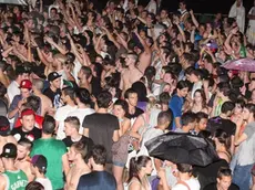 Lignano 4 giugno 2011 movida Copyright PFp