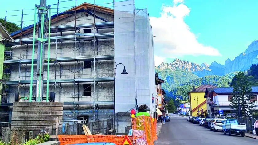 Il cantiere edile, a Paularo, dove l'uomo ha minacciato di buttarsi di sotto