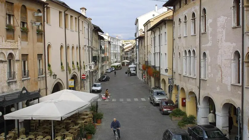 foto missinato pordenone 13.10.04 corso vittorio