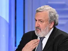 Il presidente della Regione Puglia, Michele Emiliano, nel corso della trasmissione Rai “Porta a Porta” presso gli studi di via Teulada a Roma, 11 aprile 2024. ANSA/CLAUDIO PERI