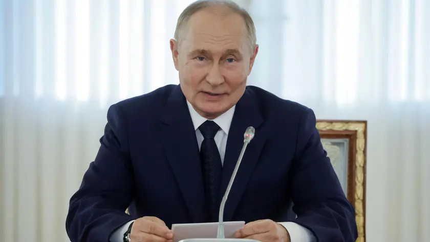 epa11599772 Russian President Vladimir Putin attends a meeting with high-ranking BRICS officials responsible for security matters and national security advisers at the Constantine Palace in Strelna in the suburb of St. Petersburg, Russia,12 September 2024. EPA/VYACHESLAV PROKOFYEV / SPUTNIK / KREMLIN POOL MANDATORY CREDIT