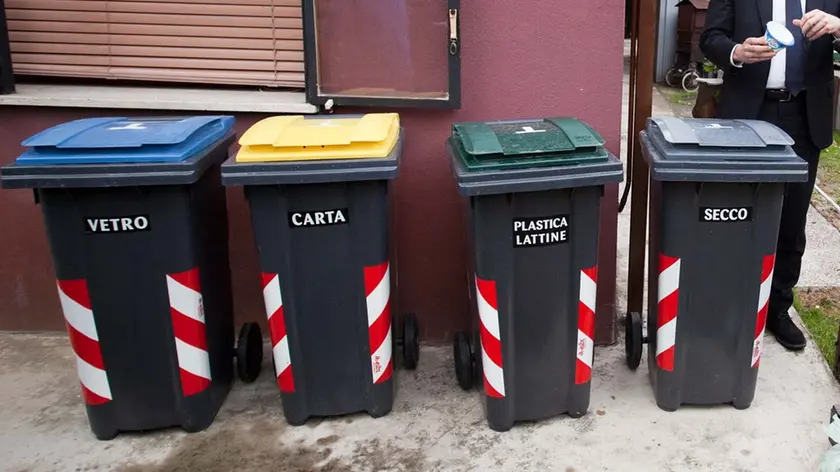 CARRAI - BIDONI DIFFERENZIATA - ALESSANDRO ZAN, CLAUDIA BORTOLAMI CARRAI - BIDONI DIFFERENZIATA