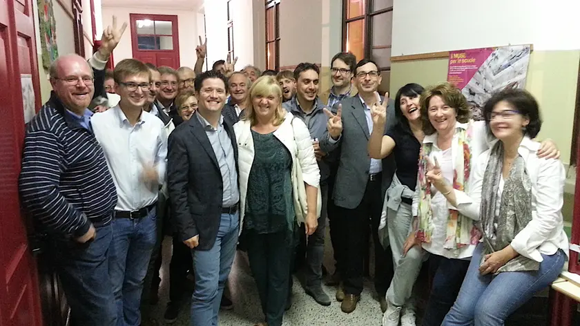 Gli amministratori dei due precedenti Comuni di Valvasone e di Arzene riuniti dopo l’esito del referendum per la fusione