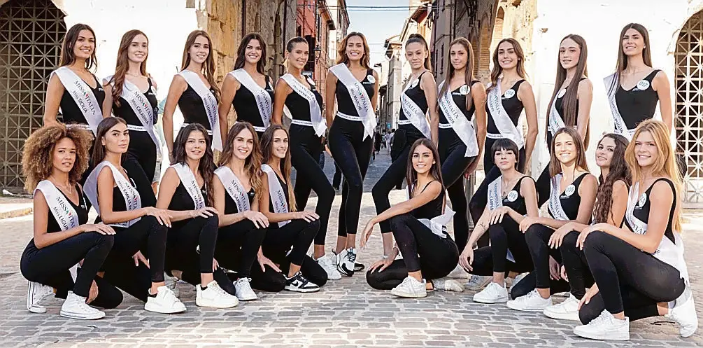 Le finaliste del concorso di bellezza