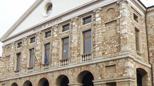 ANTEPRIMA UDINE GENNAIO 2002 TRIBUNALE NUOVO TELEFOTO COPYRIGHT FOTO AGENCY ANTEPRIMA