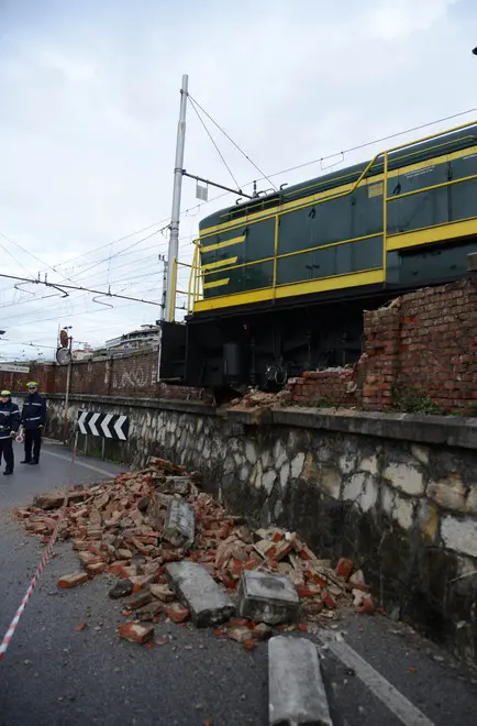 Udine 07 Marzo 2016 deragliamento locomotore via cernaia Petrussi Foto Turco Massimo
