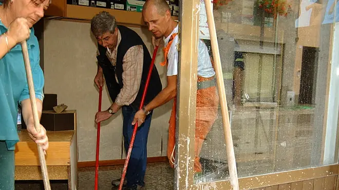 ANTEPRIMA PONTEBBA (UD) 30 AGOSTO 2003. MALTEMPO IN FRIULI. Danni provocati dalle frane di venerdi' scorso. TELEFOTO COPYRIGHT FOTO AGENCY ANTEPRIMA www anteprimafoto.it