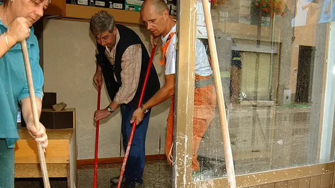 ANTEPRIMA PONTEBBA (UD) 30 AGOSTO 2003. MALTEMPO IN FRIULI. Danni provocati dalle frane di venerdi' scorso. TELEFOTO COPYRIGHT FOTO AGENCY ANTEPRIMA www anteprimafoto.it