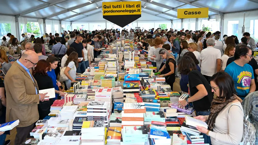Pienone di gente a Pordenonelegge (Foto Petrussi/Brisotto)