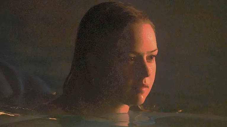 Un’immagine del film horror “Night Swin” da ieri nelle sale