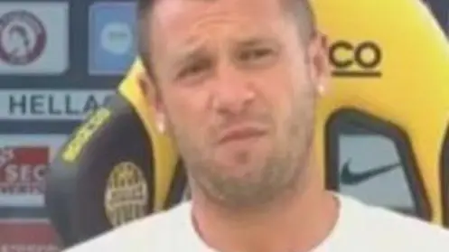 Il fermo immagine, tratto da un video pubblicato sul profilo facebook dell'Hellas Verona, mostra l'attaccante scaligero Antonio cassano durante la conferenza stampa, 18 luglio 2017. FACEBOOK HELLAS VERONA +++EDITORIAL USE ONLY - NO SALES+++