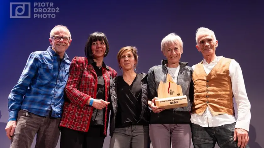 Da sinistra: Benet, Nemela, Berthod, Meroi e Manolo (foto Piolets d’Or/ Piotr Drożdż)