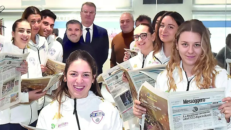 La squadra della Cda Talmassons in redazione al Messaggero Veneto (foto Petrussi)