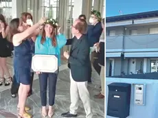 Patrizia, Laura e Maurizio alla laurea della giovane, a destra la casa della famiglia Chisciotti a Torre di Pordenone