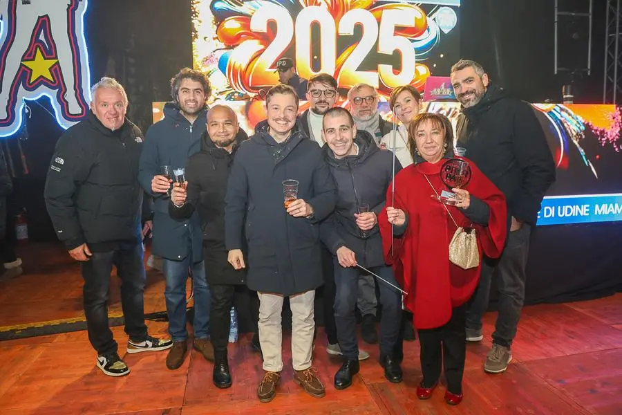Più di tremila persone hanno partecipato alla grande festa che si è tenuta in piazza Primo Maggio a Udine (Foto Petrussi)