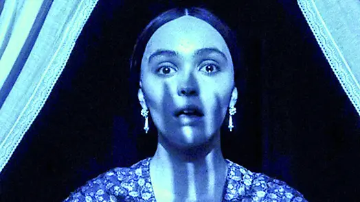 Gli artigli di Nosferatu su Lily-Rose Depp