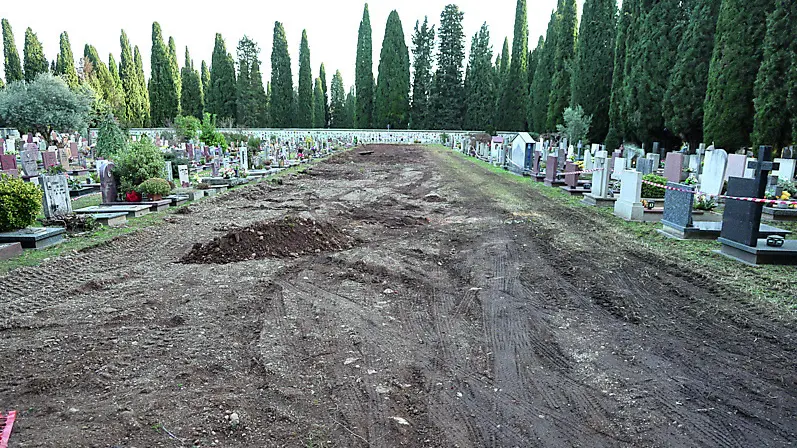 Il cimitero di San Vito nell'area dove sono state rimosse le tombe