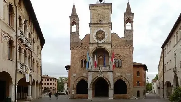 Il municipio di Pordenone