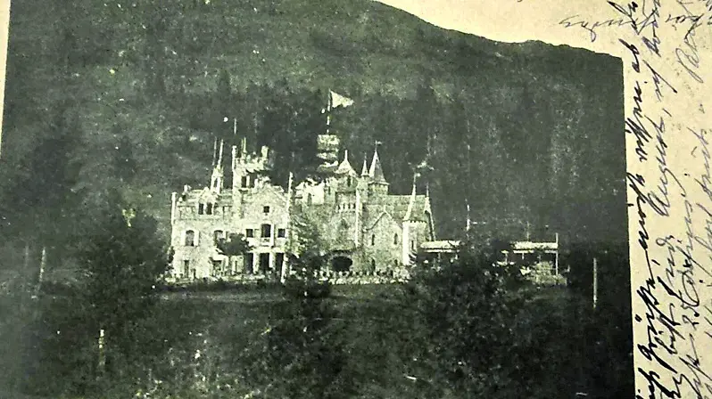 Il castello di Valdajer rappresentato in una cartolina spedita il 15 agosto del 1899