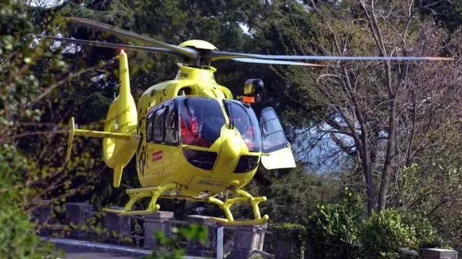 Entrambi gli operai sono stati trasportati all'ospedale in elicottero