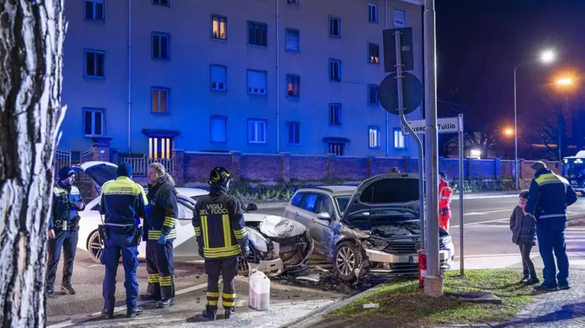 Vigili del fuoco e soccorritori sul luogo dell'incidente (foto Petrussi)