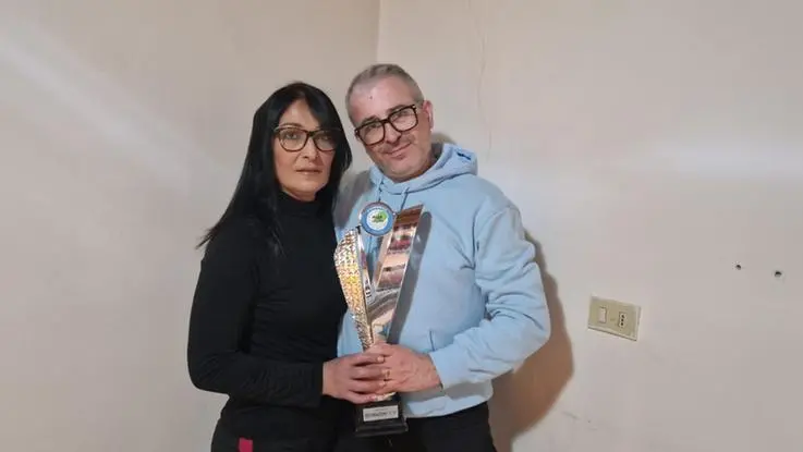 Olga e Orazio con la coppa